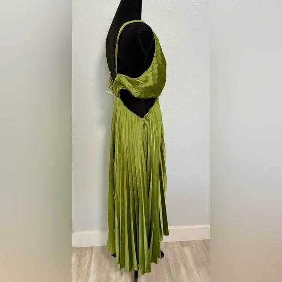 NWT Abercrombie & Fitch Green Pleated Cut Out Maxi sz Large - Picture 5 of 8